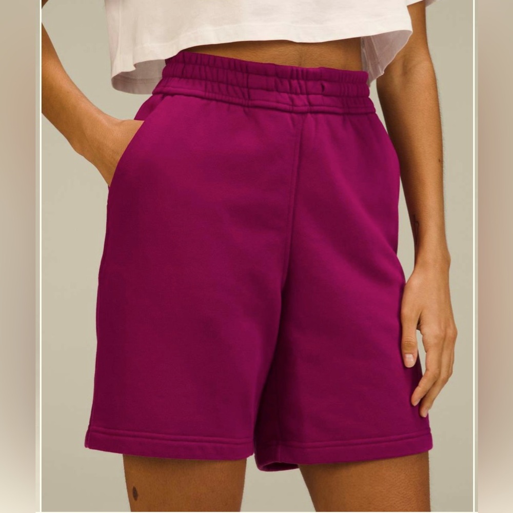 🍋Women’s Lululemon Loungeful High-Rise Short 7" size 4 🍋